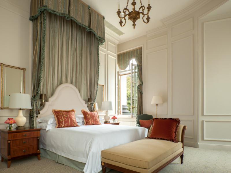 Four Seasons Hotel Lion Palace