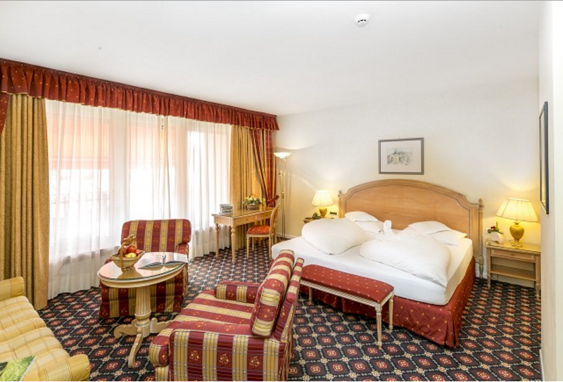 Alpine-City-Wellness Hotel Dominik