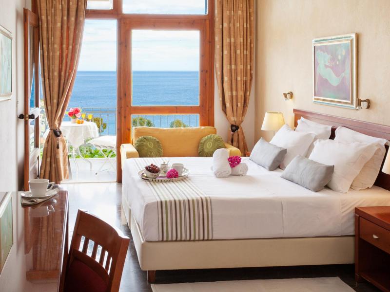 Irida Hotel