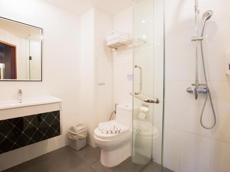 Hemingways Silk Hotel