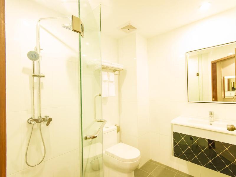 Hemingways Silk Hotel