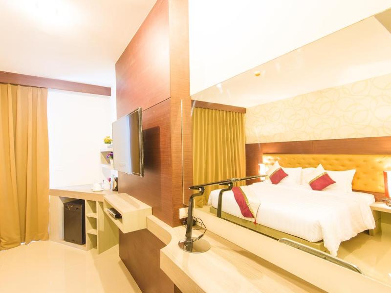 Hemingways Silk Hotel