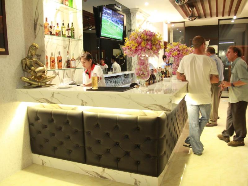 Hemingways Silk Hotel