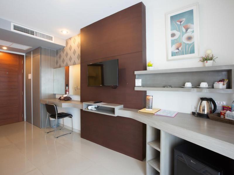 Hemingways Silk Hotel