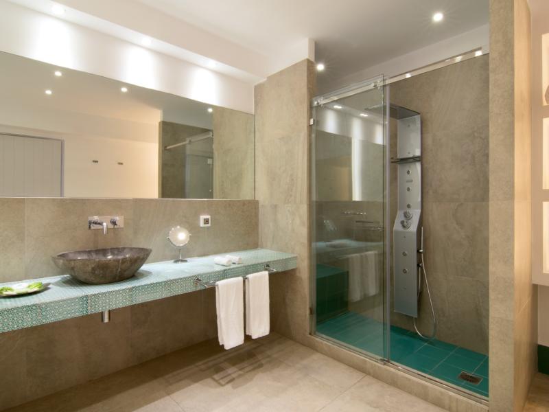 Santorini Secret Suites & Spa 