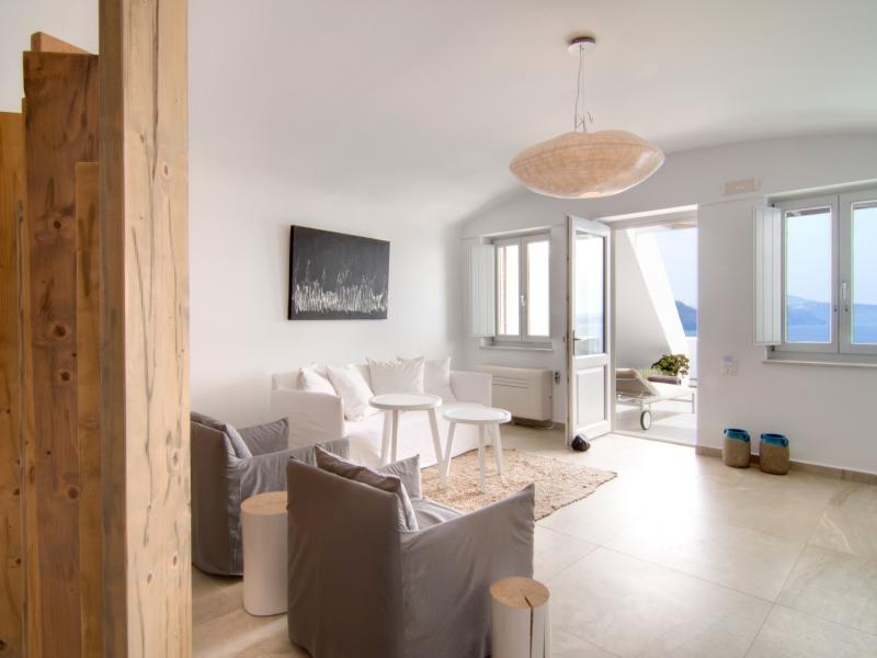 Santorini Secret Suites & Spa 