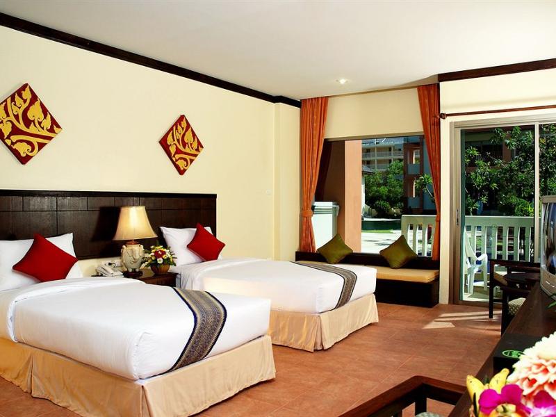 Karon Sea Breeze Beach (by ON)