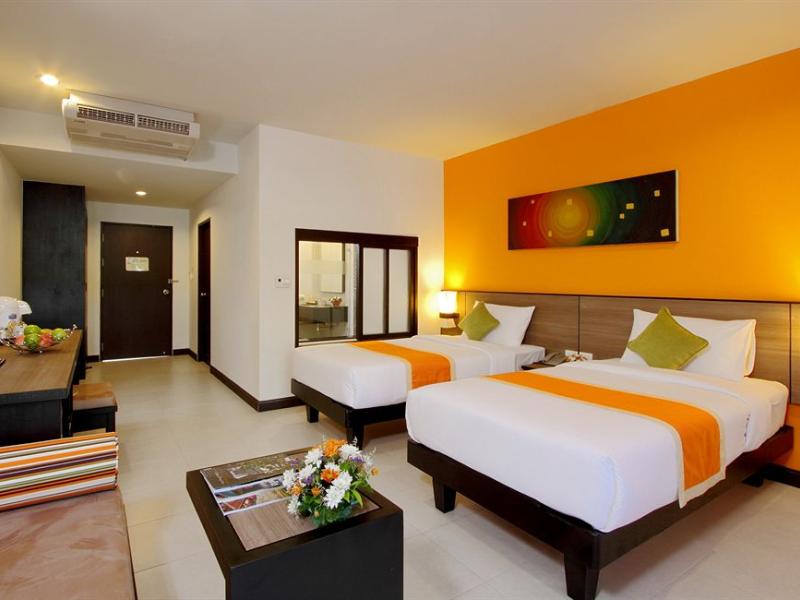 Karon Sea Breeze Beach (by ON)