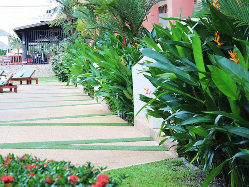 Karon Sea Breeze Beach (by ON)