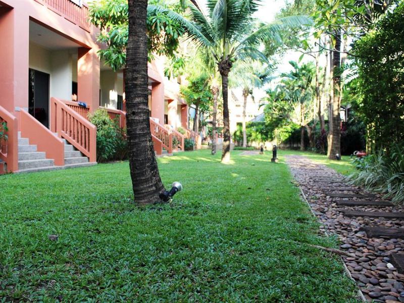 Karon Sea Breeze Beach (by ON)