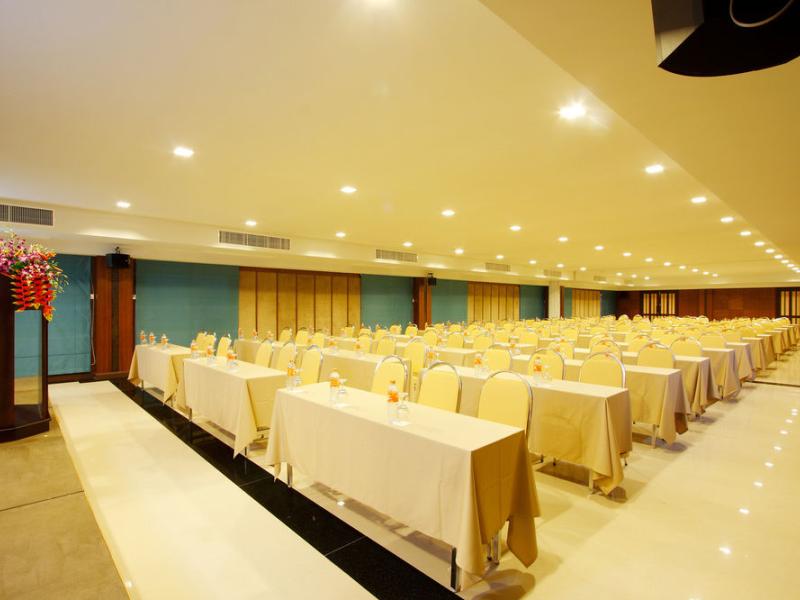 Karon Sea Breeze Beach (by ON)