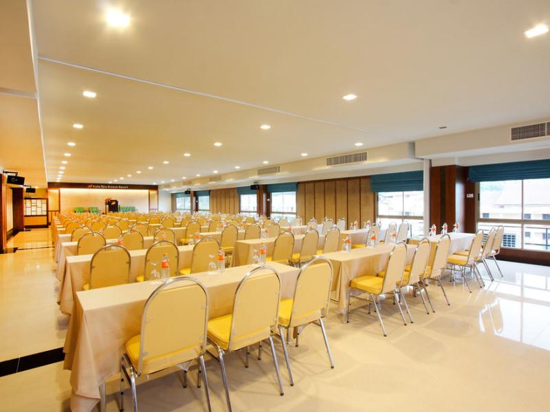 Karon Sea Breeze Beach (by ON)