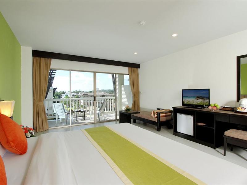 Karon Sea Breeze Beach (by ON)