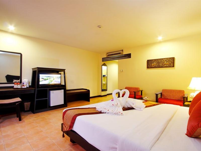 Karon Sea Breeze Beach (by ON)