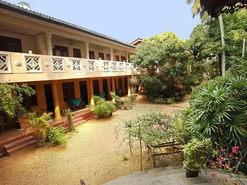 Jaya inn