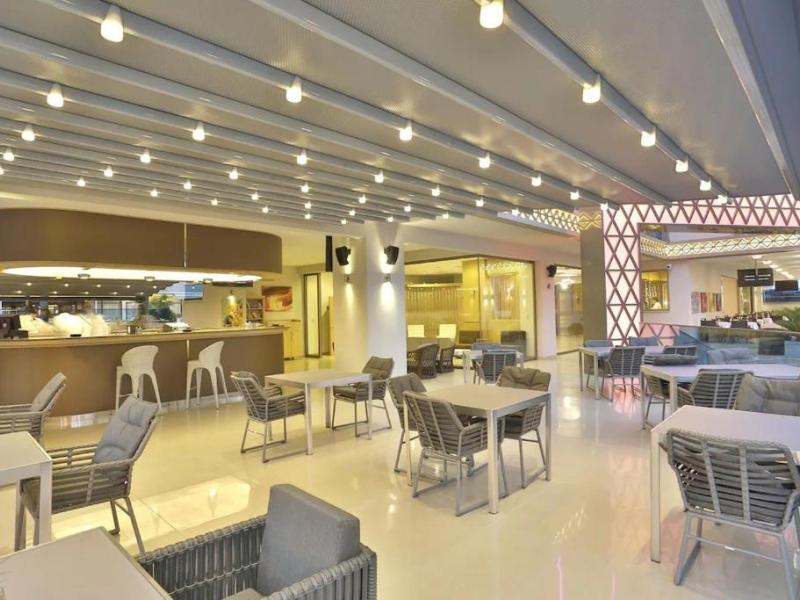 Aurasia Deluxe Hotel