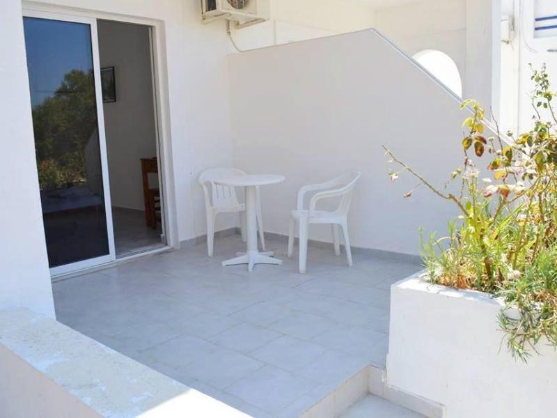 Pals Studios Pefkos