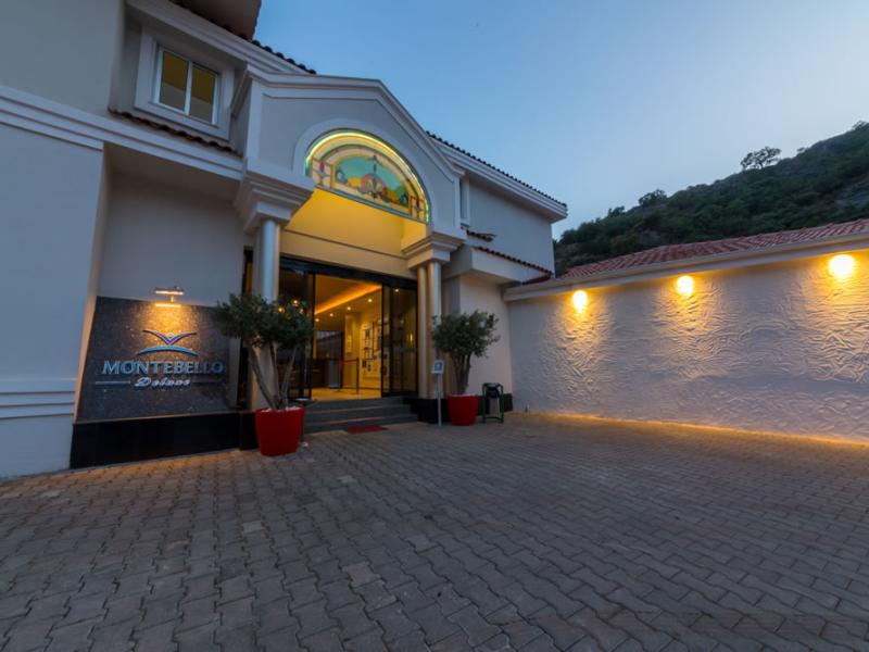 Montebello Deluxe Hotel