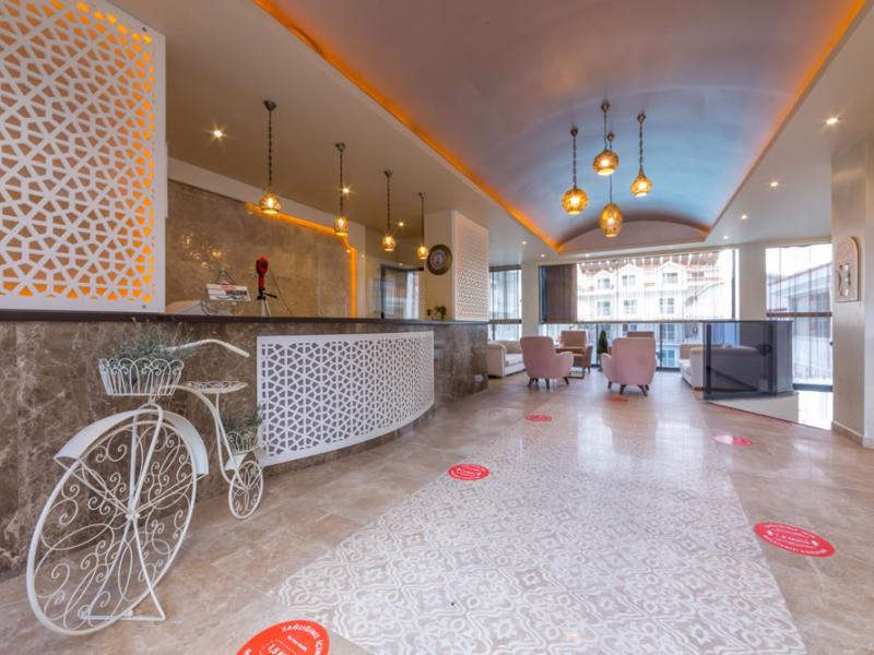 Montebello Deluxe Hotel