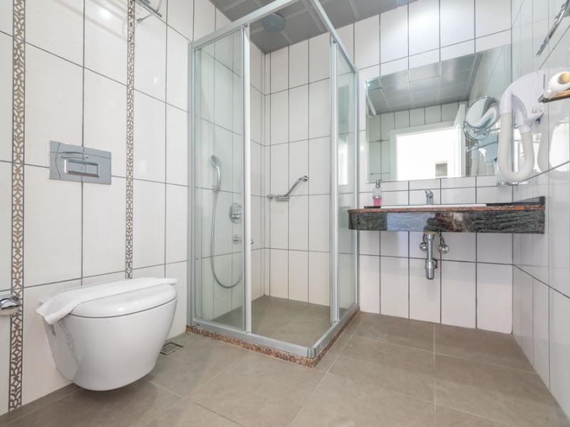 Montebello Deluxe Hotel