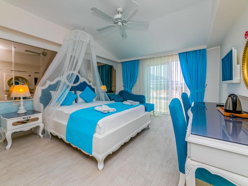 Montebello Deluxe Hotel