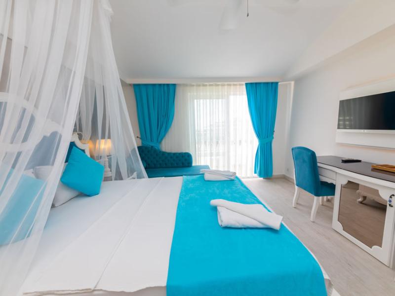 Montebello Deluxe Hotel