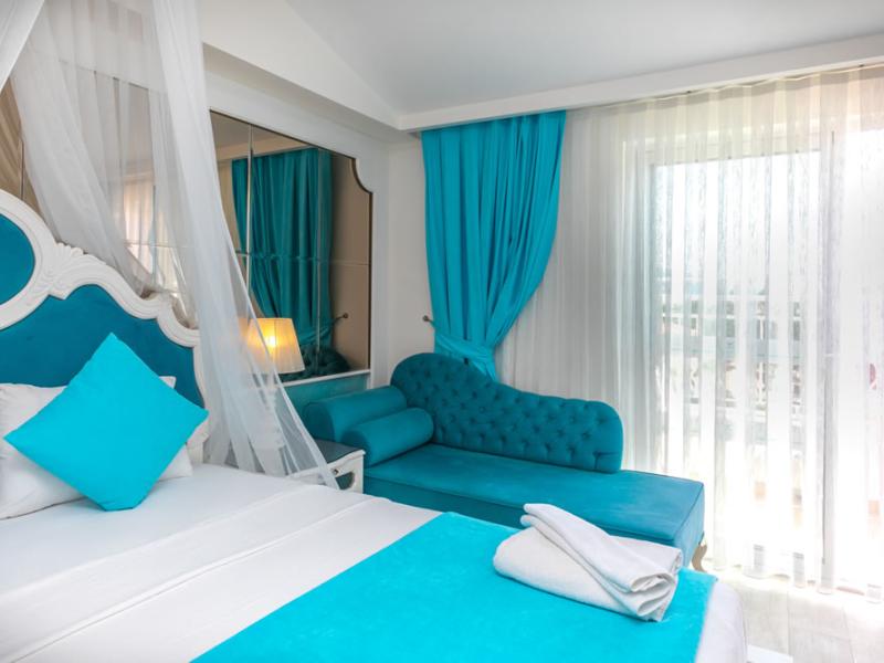 Montebello Deluxe Hotel