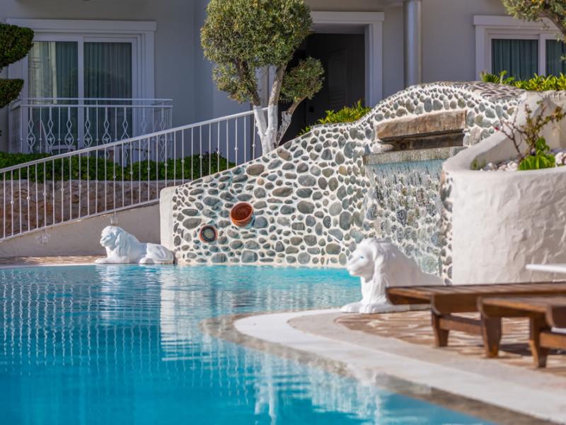 Montebello Deluxe Hotel