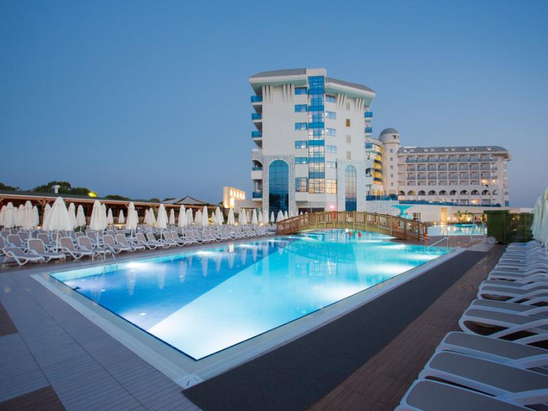 Water Side Resort & Spa