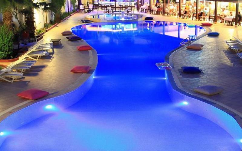 Club Paloma Apartments