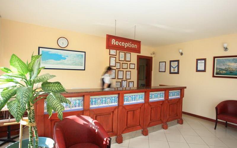 Club Paloma Apartments