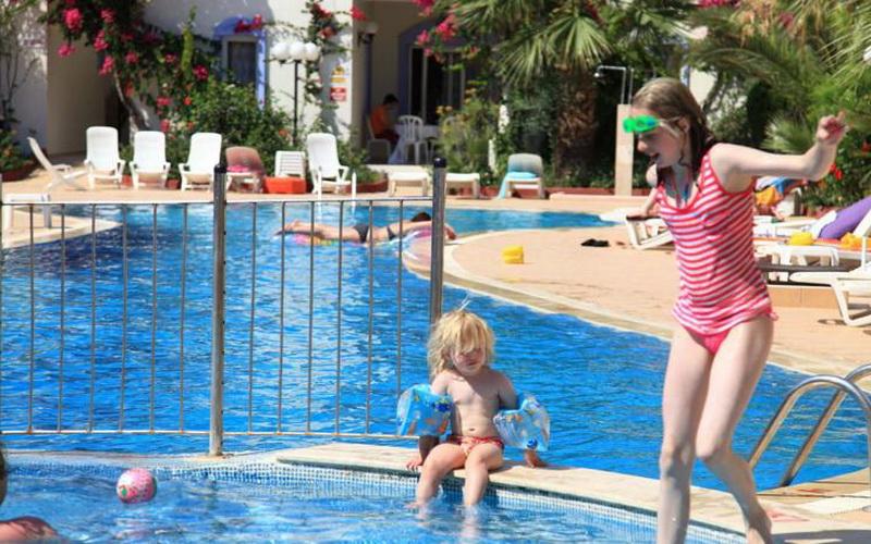 Club Paloma Apartments