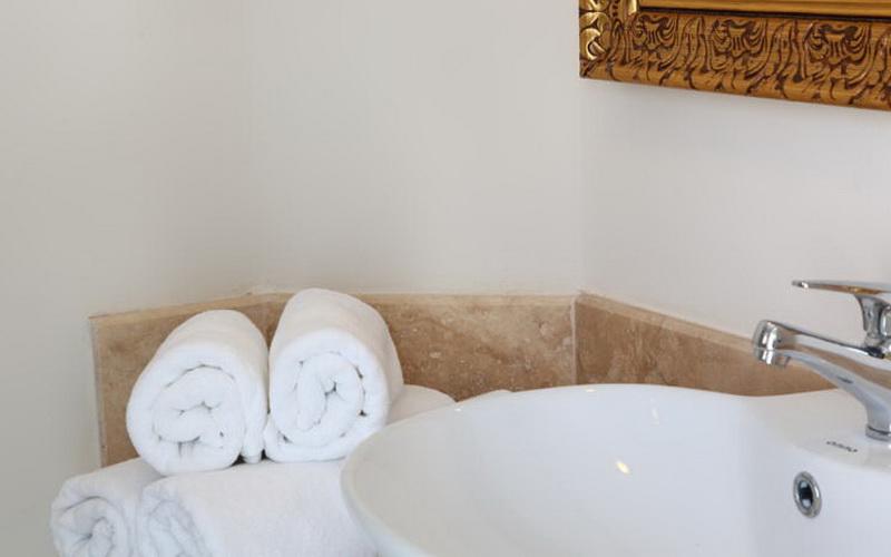 Club Paloma Apartments