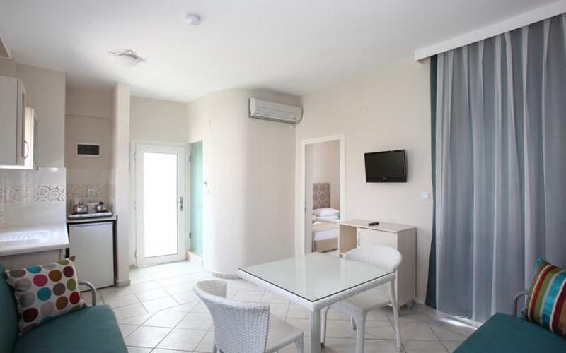 Club Paloma Apartments