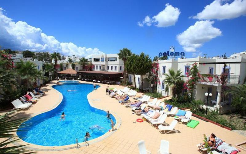 Club Paloma Apartments