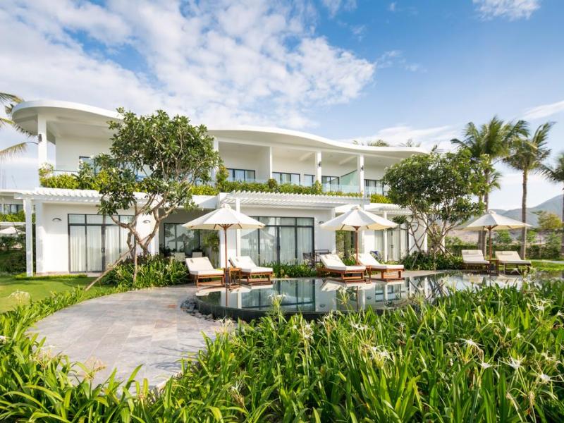 Cam Ranh Riviera Beach Resort & Spa