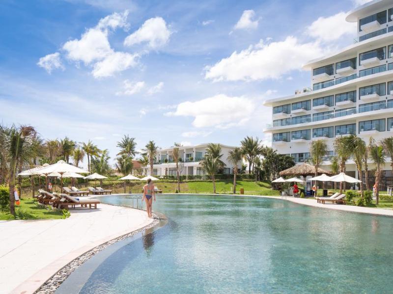Cam Ranh Riviera Beach Resort & Spa