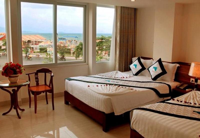 Pearl City Hotel