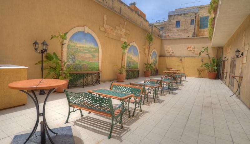 Golden Tulip Hotel