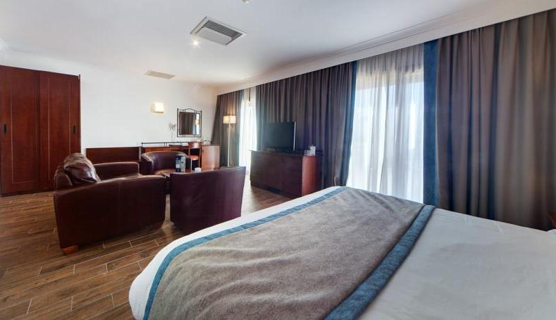Golden Tulip Hotel