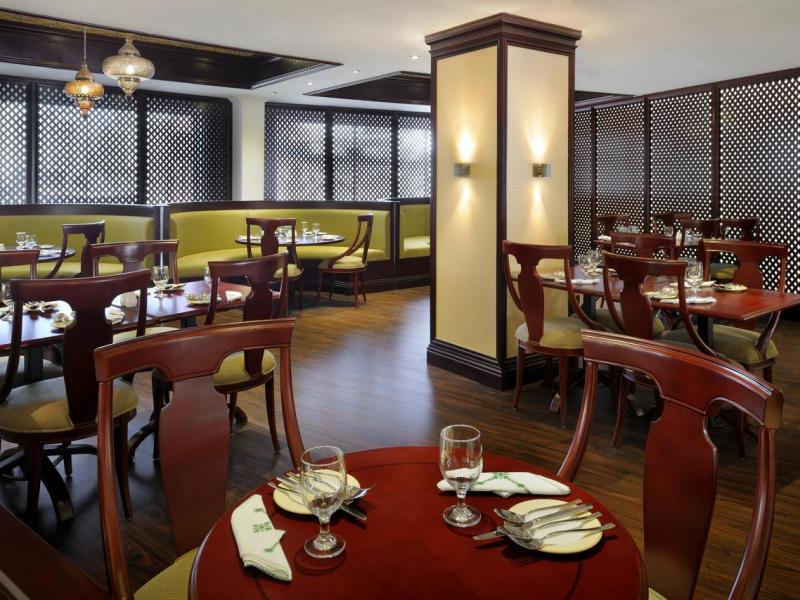 Al Safir Hotel & Tower