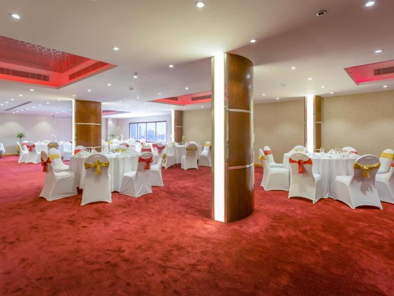 Al Safir Hotel & Tower