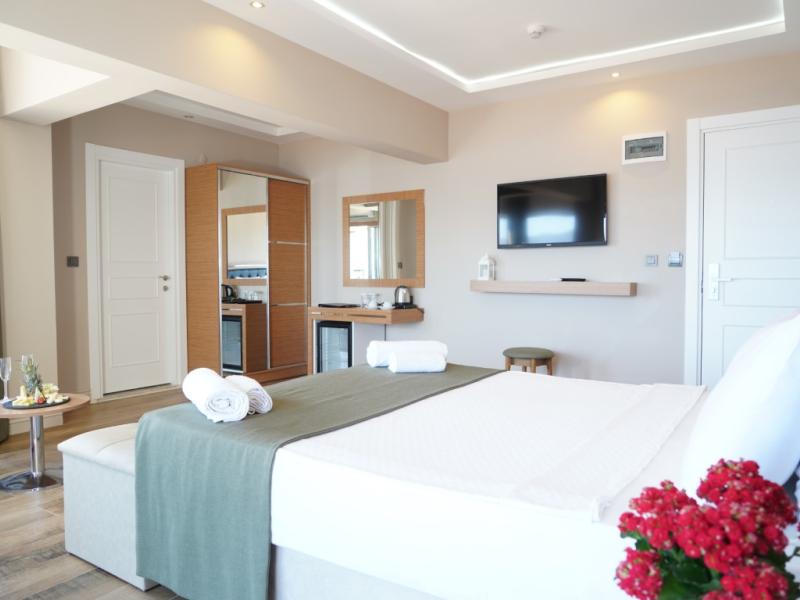 Aurasia Sea Side Hotel