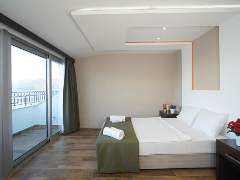 Aurasia Sea Side Hotel