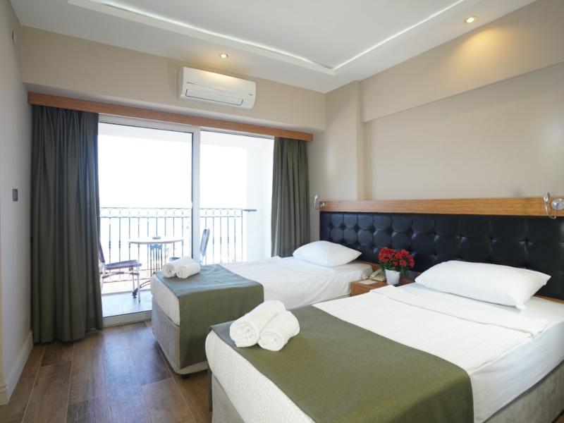 Aurasia Sea Side Hotel