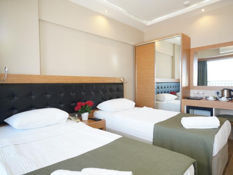 Aurasia Sea Side Hotel