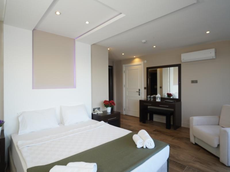 Aurasia Sea Side Hotel