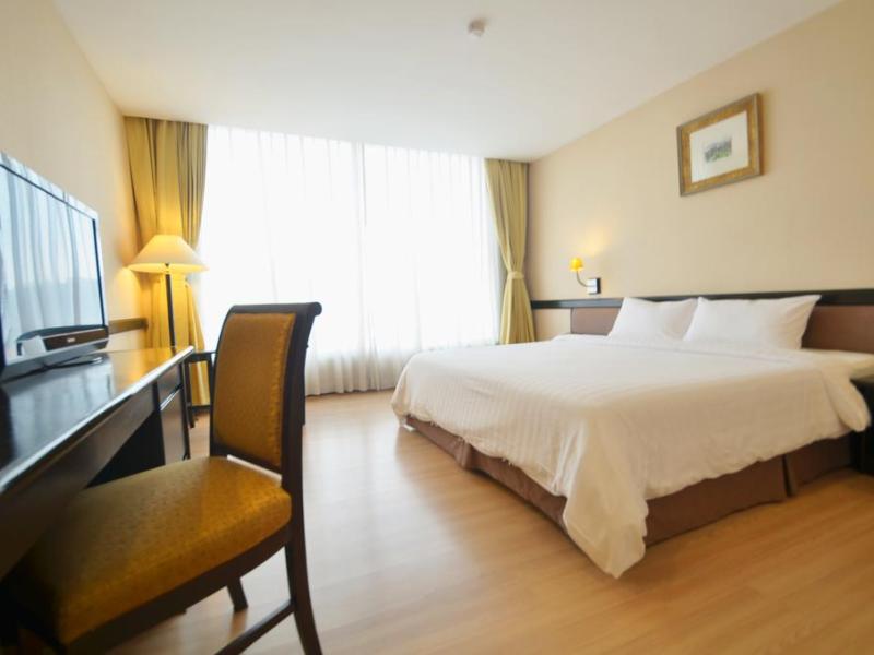 The City Hotel Sriracha