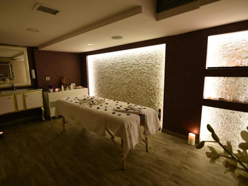 Diamond Royal Hotel