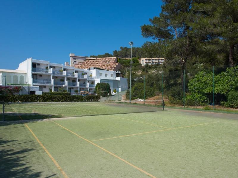 The Club Cala San Miguel Hotel Ibiza, Curio Collection By Hilton